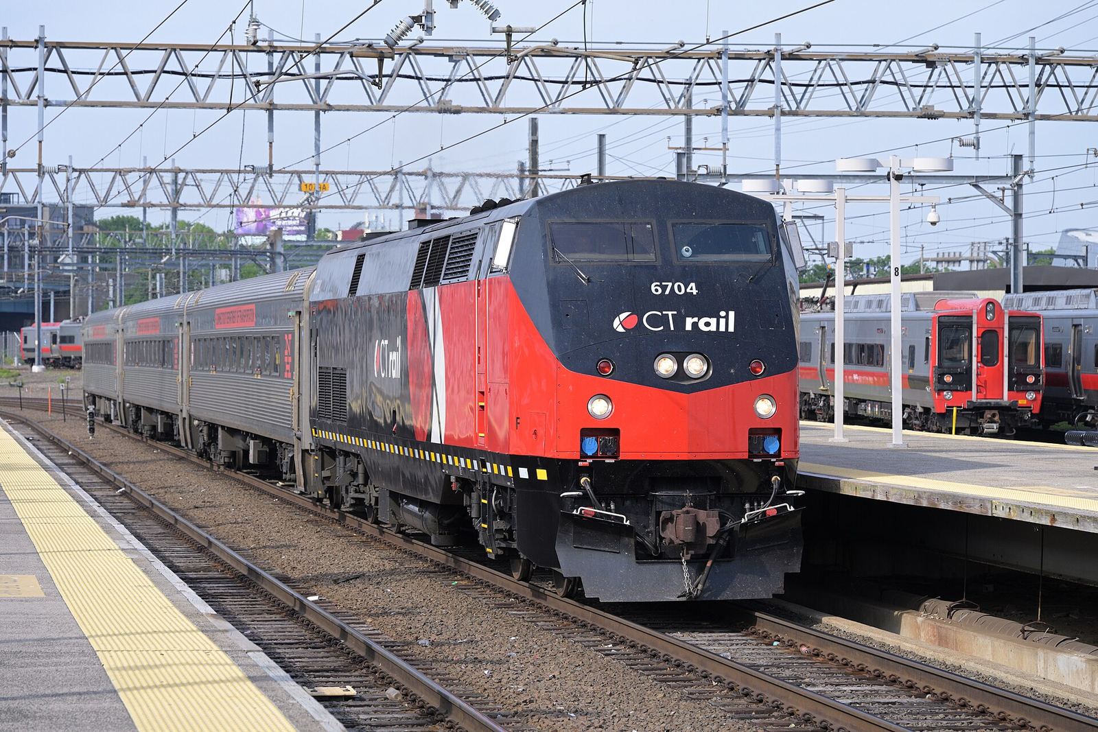 Hartford Line train at New Haven